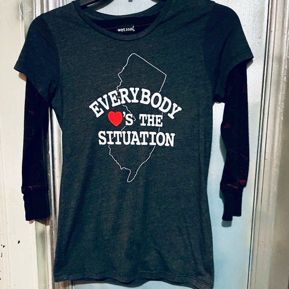 “The Situation” graphic tee with thermal underneath - Picture 3 of 3